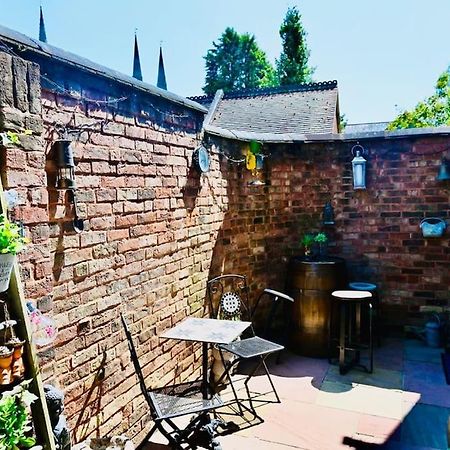 Gaia Villa Lichfield Bagian luar foto