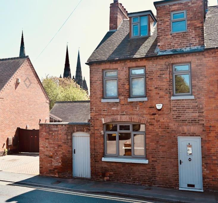 Gaia Villa Lichfield Bagian luar foto