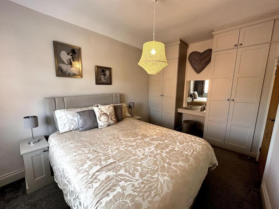 Gaia Villa Lichfield Bagian luar foto