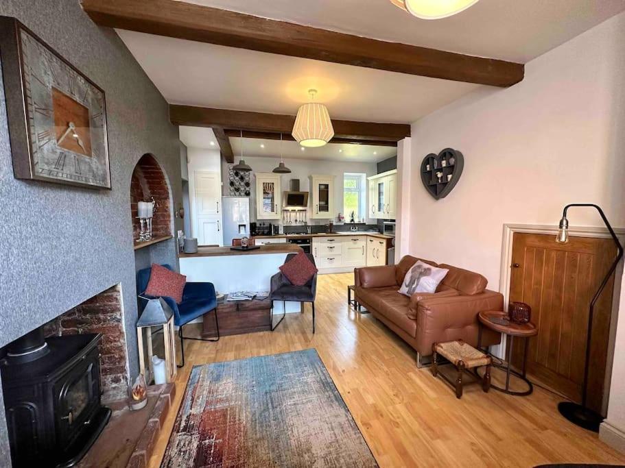 Gaia Villa Lichfield Bagian luar foto