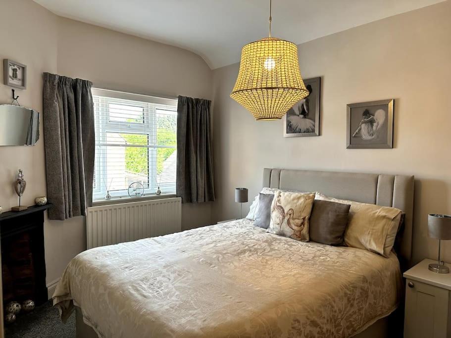Gaia Villa Lichfield Bagian luar foto